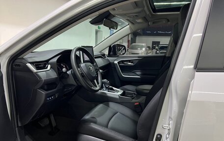 Toyota RAV4, 2022 год, 2 490 000 рублей, 9 фотография