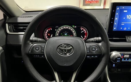 Toyota RAV4, 2022 год, 2 490 000 рублей, 12 фотография