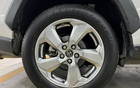 Toyota RAV4, 2022 год, 2 490 000 рублей, 8 фотография