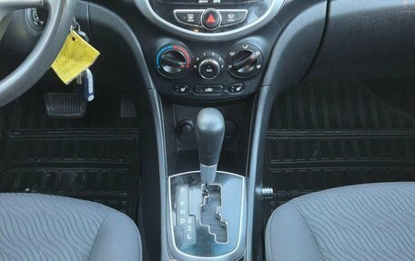 Hyundai Solaris II рестайлинг, 2011 год, 667 000 рублей, 11 фотография