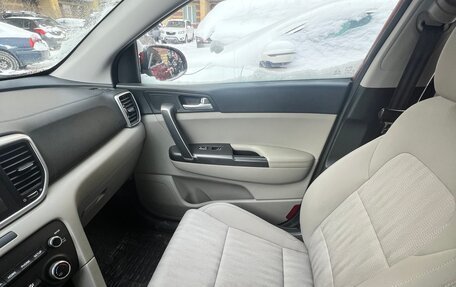 KIA Sportage IV рестайлинг, 2020 год, 2 450 000 рублей, 3 фотография