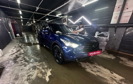 Infiniti QX70, 2014 год, 1 850 000 рублей, 2 фотография