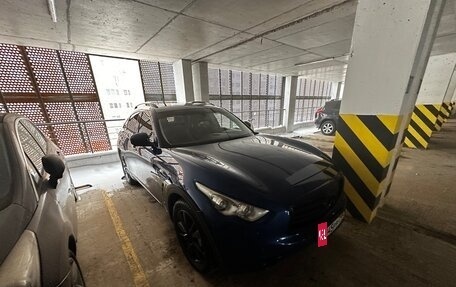 Infiniti QX70, 2014 год, 1 850 000 рублей, 14 фотография