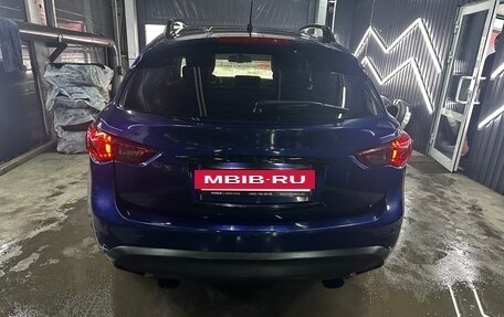 Infiniti QX70, 2014 год, 1 850 000 рублей, 7 фотография