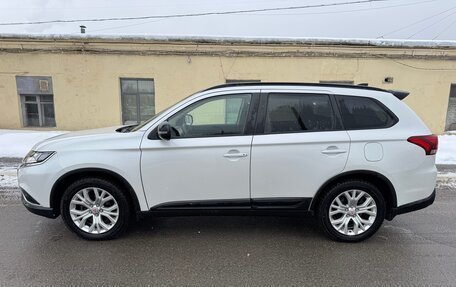 Mitsubishi Outlander III рестайлинг 3, 2020 год, 2 249 000 рублей, 3 фотография