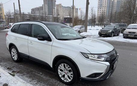 Mitsubishi Outlander III рестайлинг 3, 2020 год, 2 249 000 рублей, 7 фотография