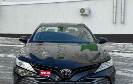 Toyota Camry, 2018 год, 2 890 000 рублей, 10 фотография
