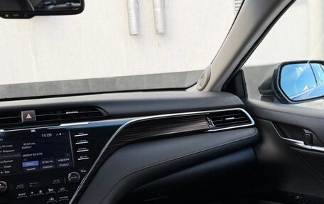 Toyota Camry, 2018 год, 2 890 000 рублей, 26 фотография