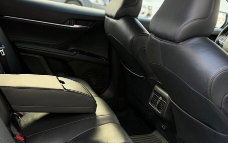 Toyota Camry, 2018 год, 2 890 000 рублей, 30 фотография