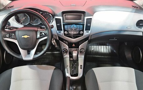 Chevrolet Cruze II, 2011 год, 797 000 рублей, 9 фотография