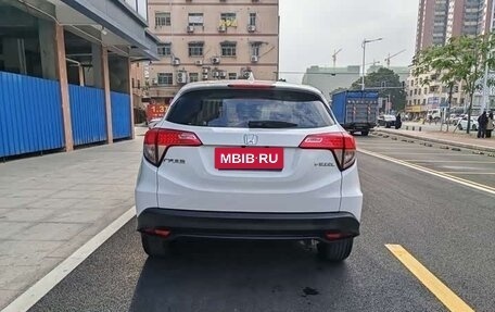 Honda Vezel, 2022 год, 1 750 000 рублей, 7 фотография