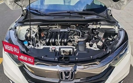 Honda Vezel, 2022 год, 1 750 000 рублей, 17 фотография