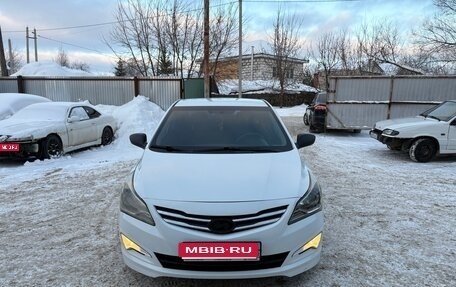 Hyundai Solaris II рестайлинг, 2015 год, 850 000 рублей, 1 фотография