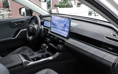 Toyota RAV4, 2025 год, 4 340 000 рублей, 21 фотография