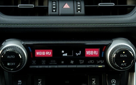 Toyota RAV4, 2025 год, 4 290 000 рублей, 26 фотография