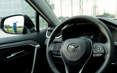 Toyota RAV4, 2025 год, 4 290 000 рублей, 21 фотография