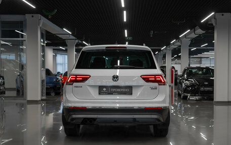 Volkswagen Tiguan II, 2017 год, 2 860 000 рублей, 6 фотография