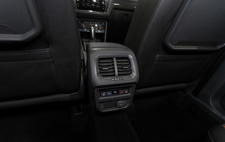 Volkswagen Tiguan II, 2017 год, 2 860 000 рублей, 14 фотография