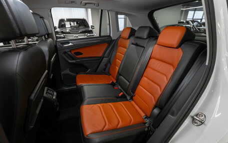 Volkswagen Tiguan II, 2017 год, 2 860 000 рублей, 13 фотография