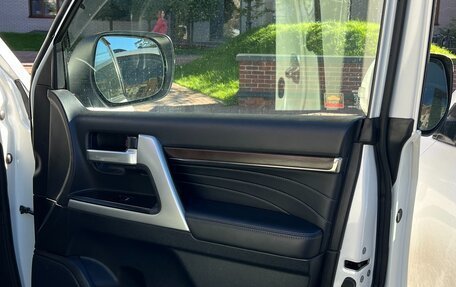 Toyota Land Cruiser 200, 2020 год, 11 000 000 рублей, 7 фотография