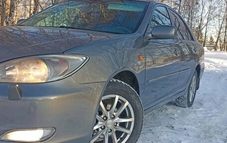 Toyota Camry V40, 2003 год, 645 000 рублей, 1 фотография