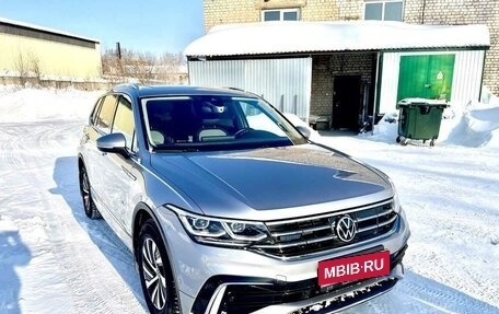 Volkswagen Tiguan II, 2021 год, 3 790 000 рублей, 1 фотография