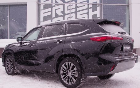 Toyota Highlander, 2025 год, 5 690 000 рублей, 2 фотография