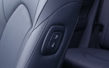 Toyota Highlander, 2025 год, 5 690 000 рублей, 23 фотография