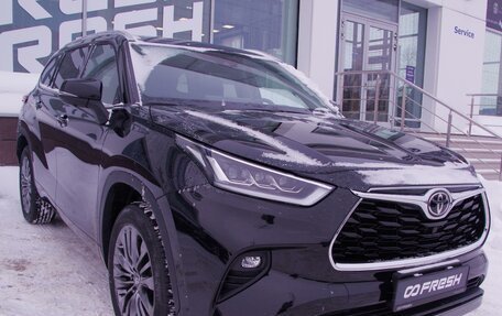 Toyota Highlander, 2025 год, 5 690 000 рублей, 30 фотография