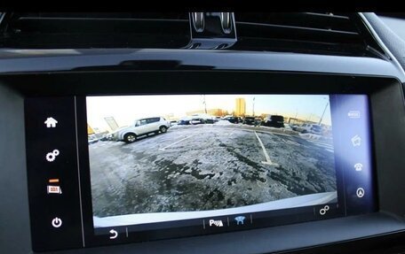 Jaguar XE I рестайлинг, 2018 год, 2 700 000 рублей, 12 фотография