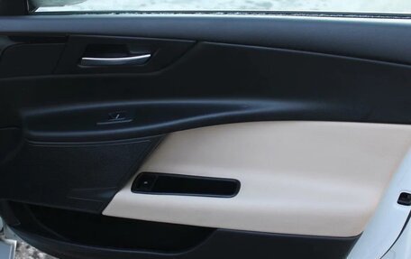 Jaguar XE I рестайлинг, 2018 год, 2 700 000 рублей, 9 фотография