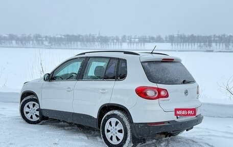 Volkswagen Tiguan I, 2011 год, 829 000 рублей, 4 фотография