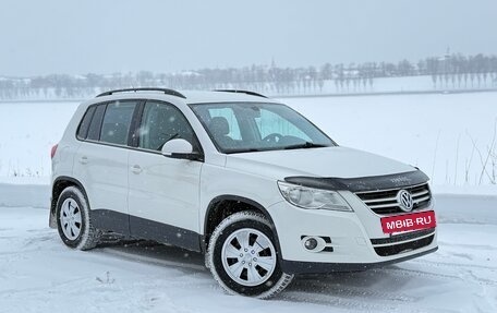 Volkswagen Tiguan I, 2011 год, 829 000 рублей, 2 фотография