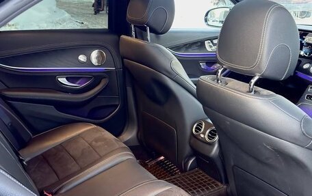 Mercedes-Benz E-Класс, 2022 год, 5 500 000 рублей, 3 фотография