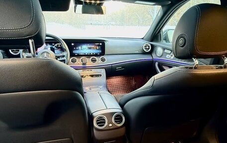 Mercedes-Benz E-Класс, 2022 год, 5 500 000 рублей, 4 фотография