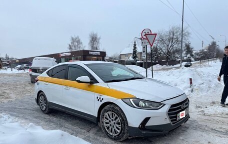 Hyundai Elantra VI рестайлинг, 2017 год, 799 999 рублей, 4 фотография