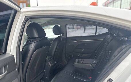 Hyundai Elantra VI рестайлинг, 2017 год, 799 999 рублей, 6 фотография