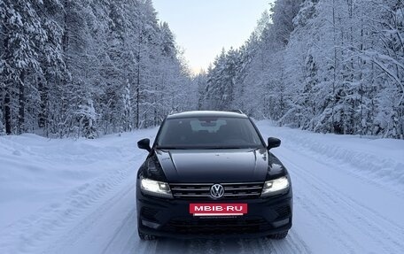 Volkswagen Tiguan II, 2018 год, 2 390 000 рублей, 2 фотография