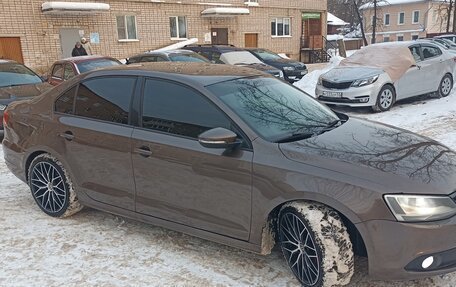 Volkswagen Jetta VI, 2011 год, 880 000 рублей, 7 фотография