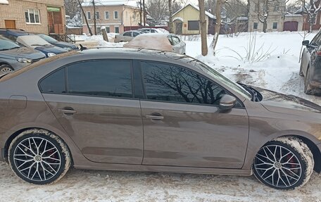 Volkswagen Jetta VI, 2011 год, 880 000 рублей, 4 фотография