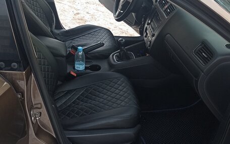 Volkswagen Jetta VI, 2011 год, 880 000 рублей, 17 фотография