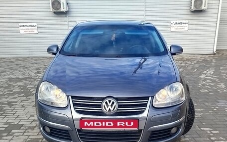 Volkswagen Jetta VI, 2010 год, 870 000 рублей, 2 фотография