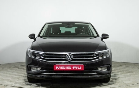 Volkswagen Passat B8 рестайлинг, 2020 год, 2 799 700 рублей, 2 фотография