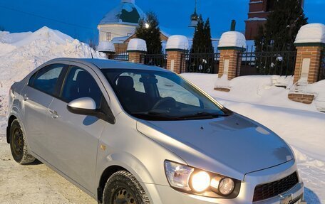 Chevrolet Aveo III, 2013 год, 800 000 рублей, 2 фотография