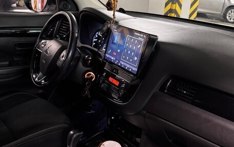 Mitsubishi Outlander III рестайлинг 3, 2019 год, 1 500 000 рублей, 6 фотография