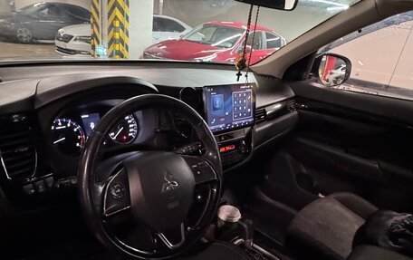 Mitsubishi Outlander III рестайлинг 3, 2019 год, 1 500 000 рублей, 17 фотография