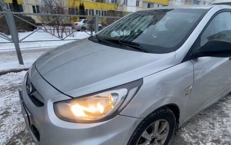 Hyundai Solaris II рестайлинг, 2011 год, 465 000 рублей, 1 фотография