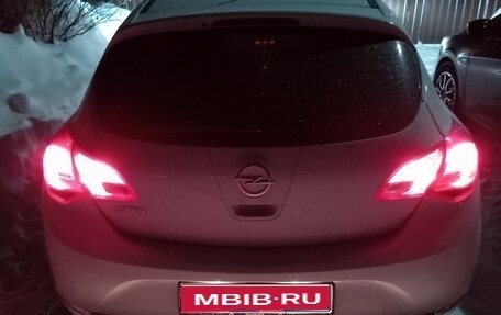 Opel Astra J, 2014 год, 1 070 000 рублей, 1 фотография