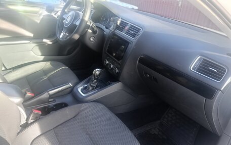 Volkswagen Jetta VI, 2013 год, 1 030 000 рублей, 12 фотография