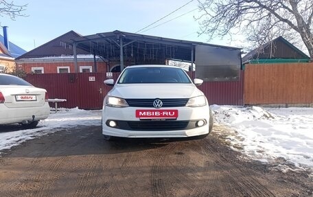 Volkswagen Jetta VI, 2013 год, 1 030 000 рублей, 3 фотография